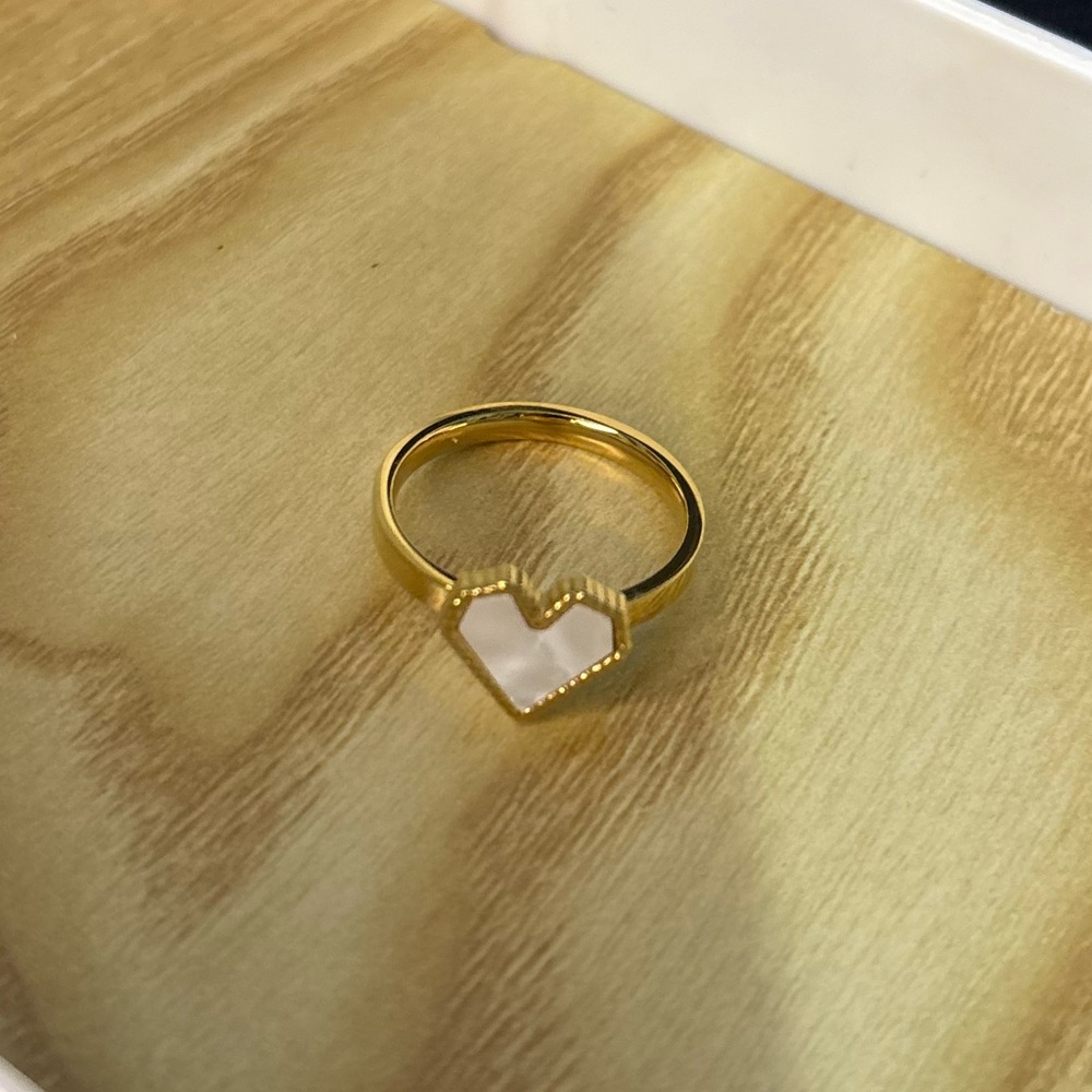 New Gold white Heart Ring